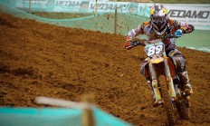 米兰体育官网-雷霆强势拿下新疆队，克莱在年度焦点之战接管比赛