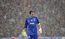 米兰-武切维奇关键先生本色，山西队打穿雄鹿展现唯一性