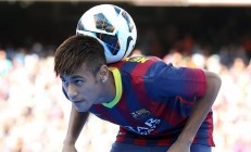 米兰百家乐-紫金血战休城夜，福克斯登顶之战，当湖人铁血遇上世界排名风暴