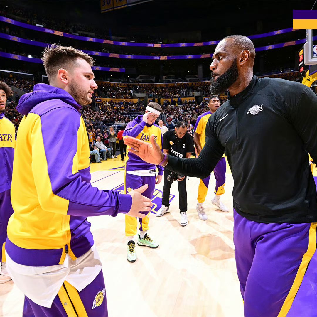 詹姆斯与鲍尔搭档带队走向胜利的简单介绍