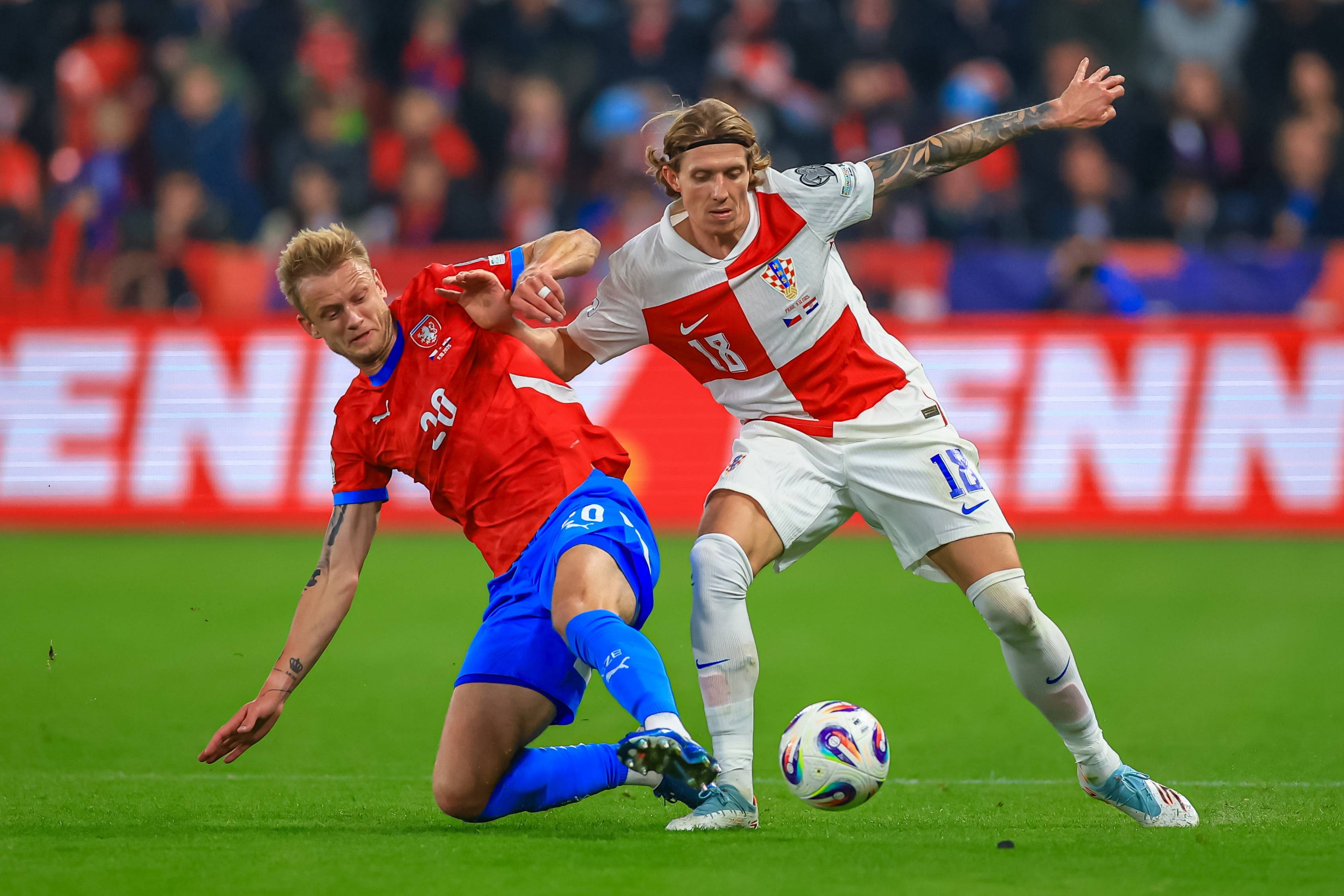 包含克罗地亚备战欧洲预选赛关键之战的词条