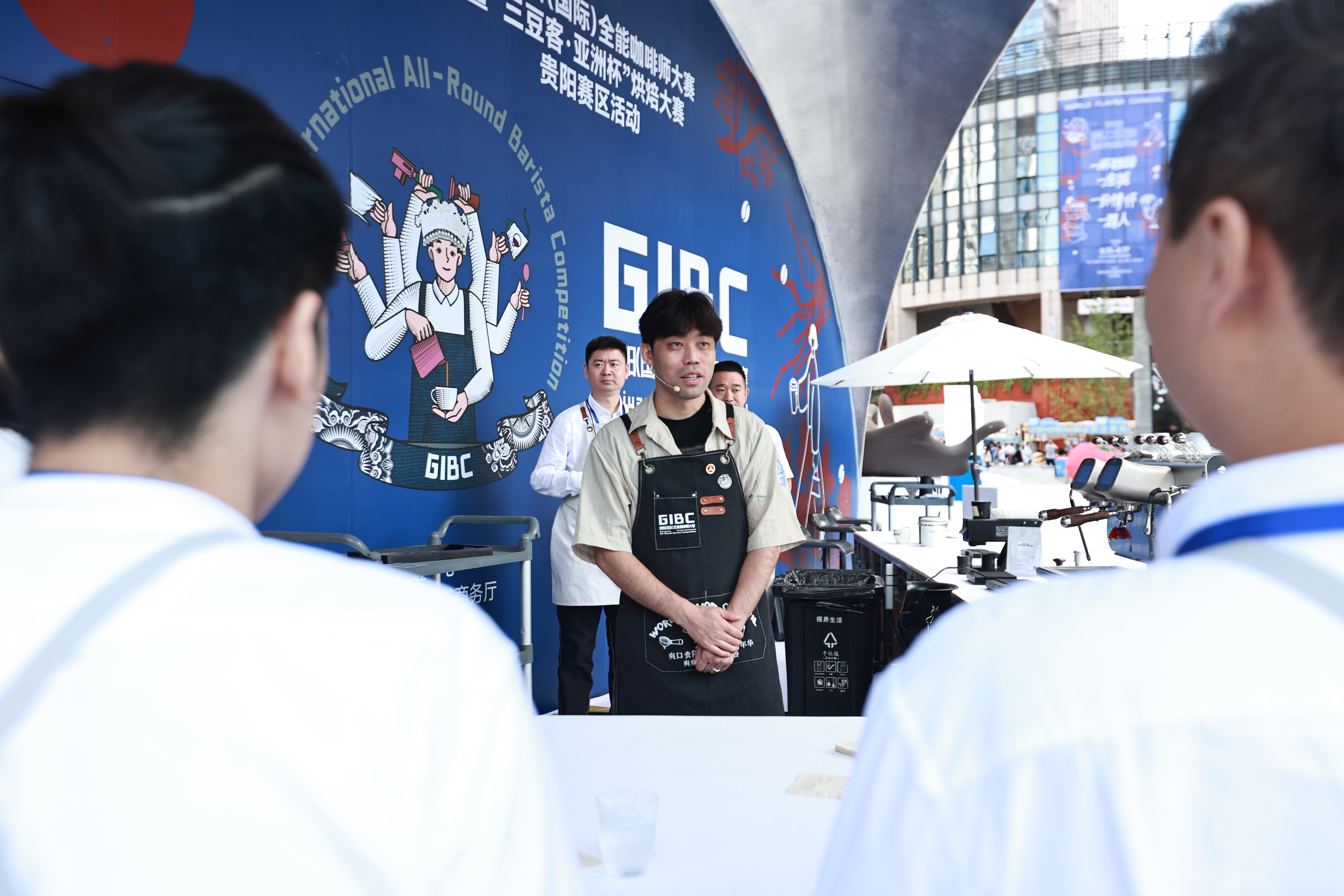 关于精湛技艺赛场上，球员们展现实力的信息