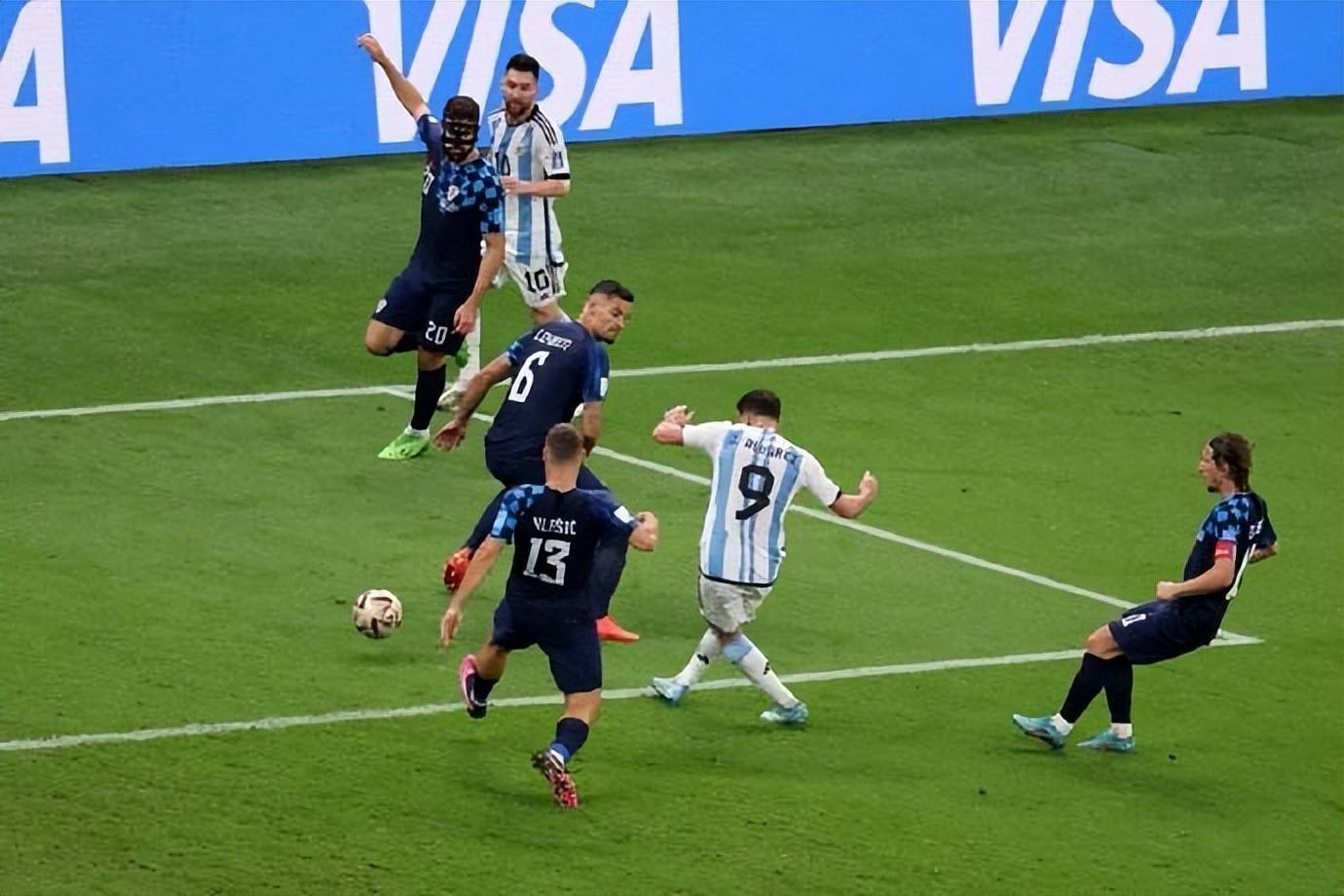 包含希腊鏖战克罗地亚，阿尔瓦雷斯惊艳四座的词条