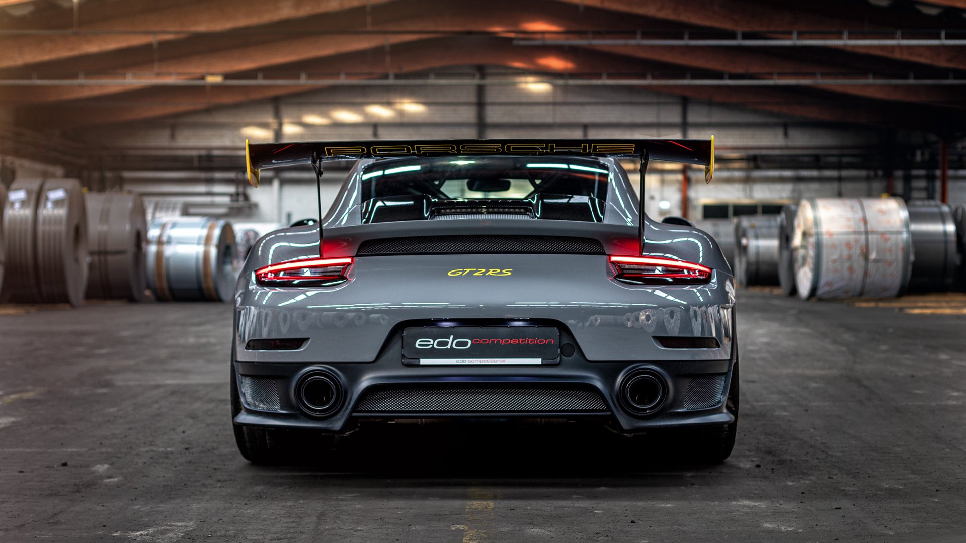 当红魔跨越国界，曼联打穿荷兰与本泽马在NBA总决赛的平行宇宙