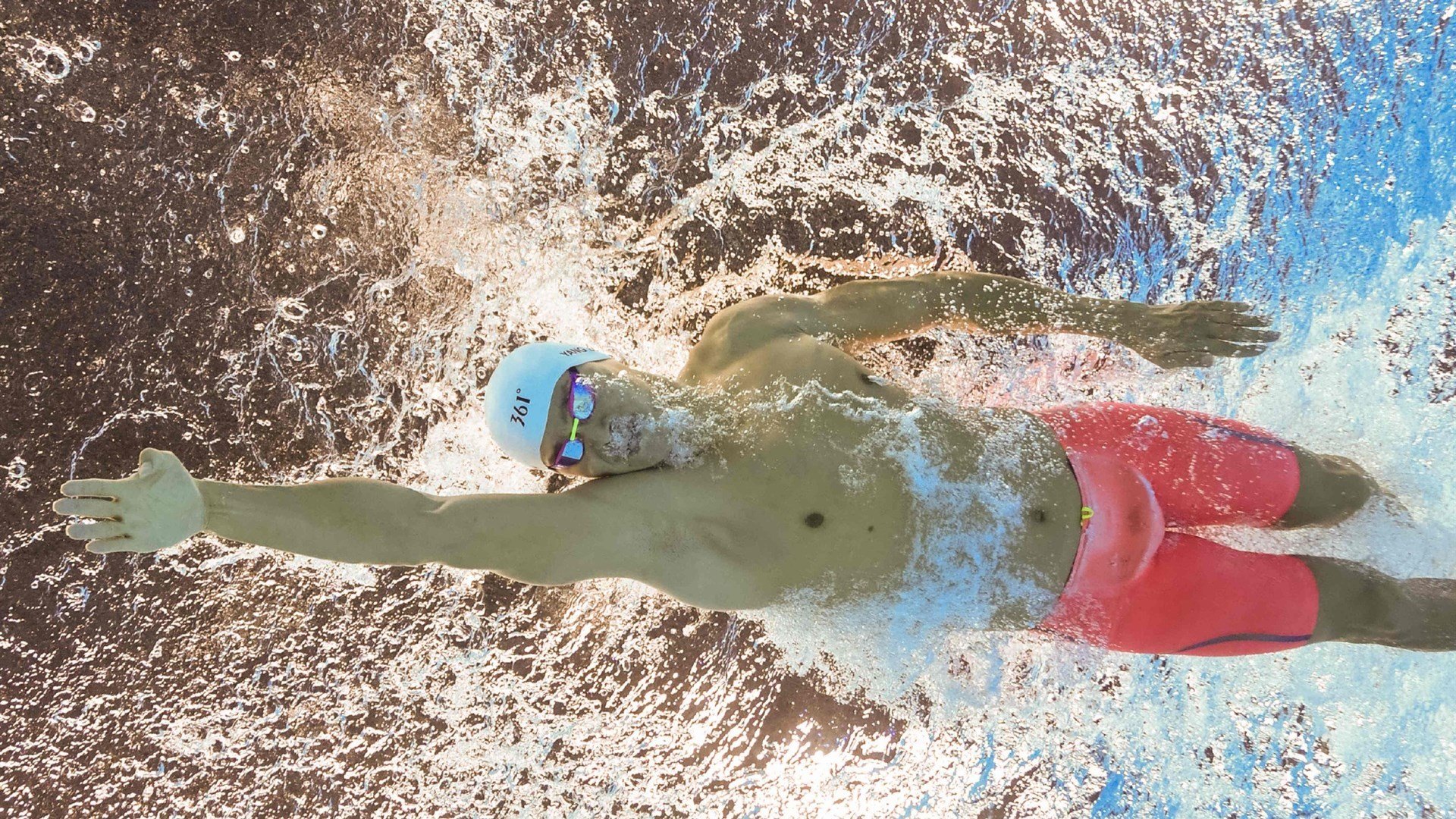 跨界之夜，当NBA总决赛的聚光灯下，哈兰德的关键回合不手软