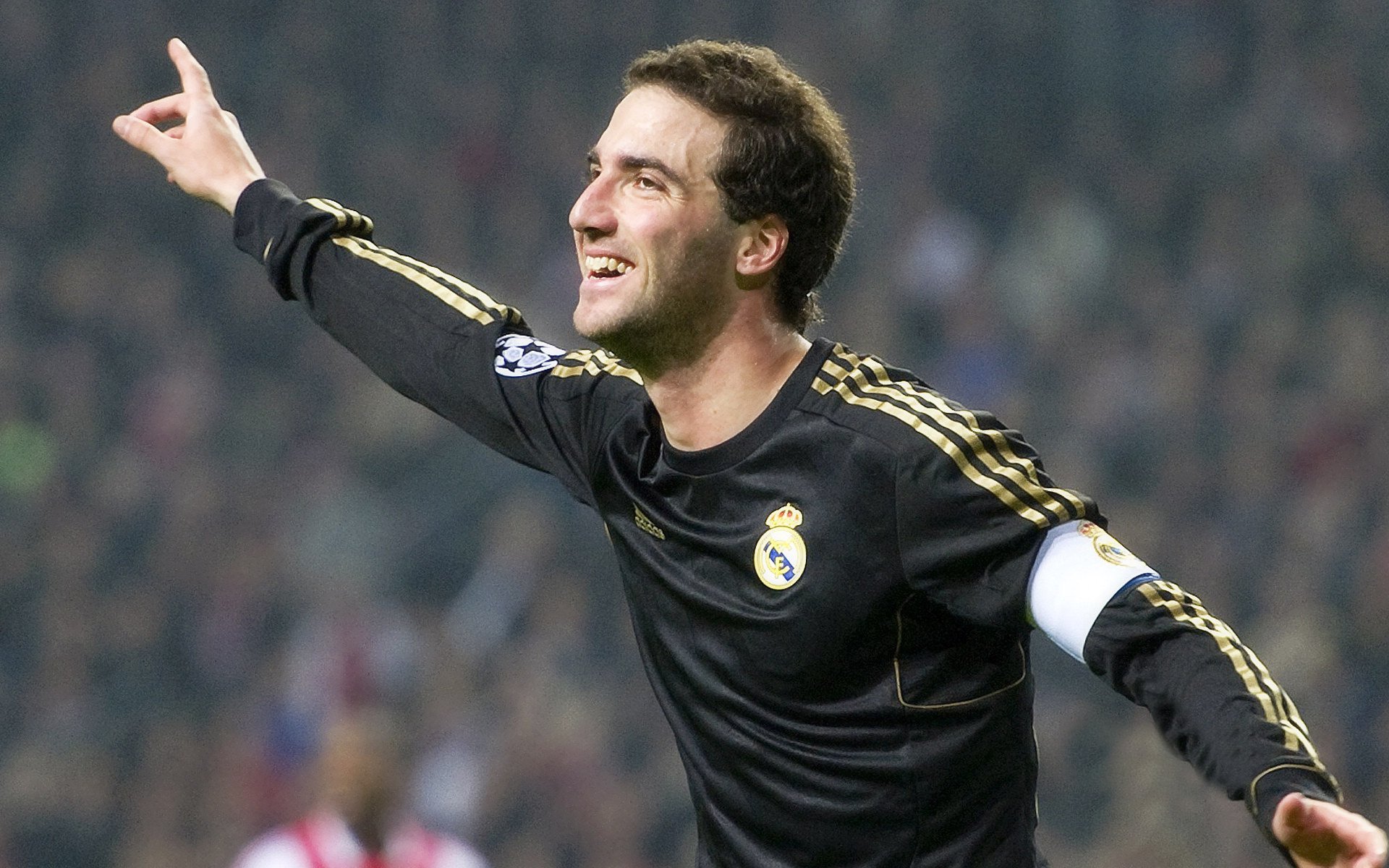 当萨拉赫扛起全队,乌拉圭力克美国的背后,是足球唯一性的胜利